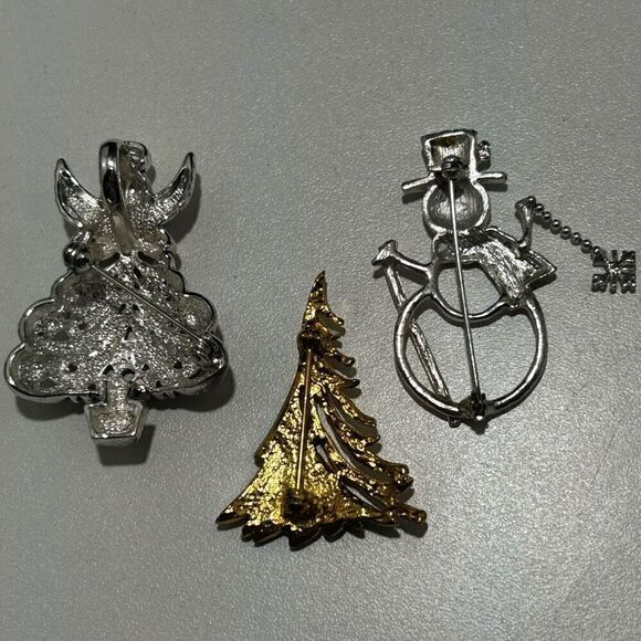 Lot Of 3 Christmas Theme Brooches Silver Gold-tone Angel Christmas Tree Snowman - Picture 2 of 8